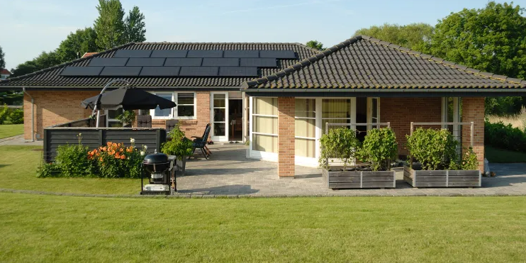 A great looking home with solar panels, saving money on energy bills and helping the environment. Installed by Pro Terra Solar
